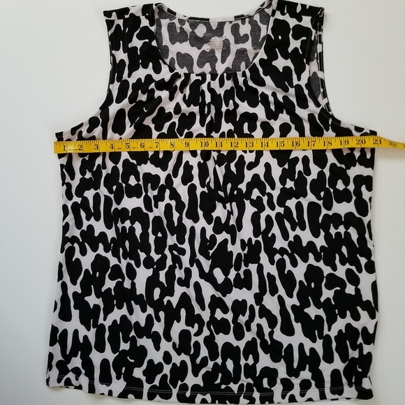 Christopher & Banks Animal Print Blouse Sleeveless - Picture 6 of 7